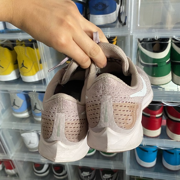 Nike Pegasus running shoes - Picture 2 of 5